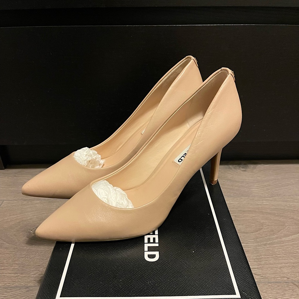 Karl Lagerfeld Royale pumps